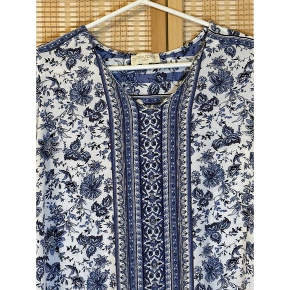 Cynthia Rowley Womens 1X Top Floral 3/4 Sleeve Blue White Fairycore Cottagecore - Picture 2 of 8